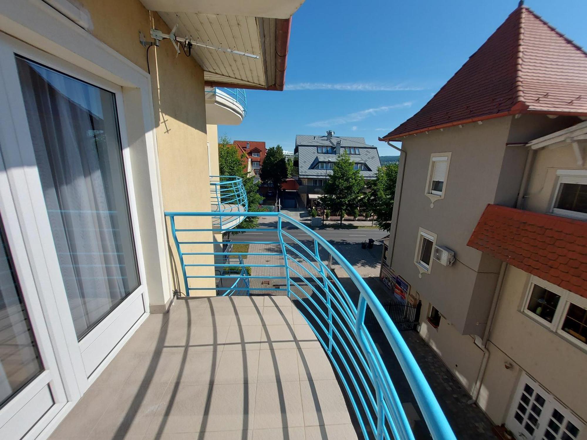 Cafe Relax Apartments Hévíz Exteriör bild