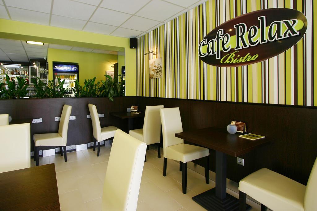 Cafe Relax Apartments Hévíz Exteriör bild