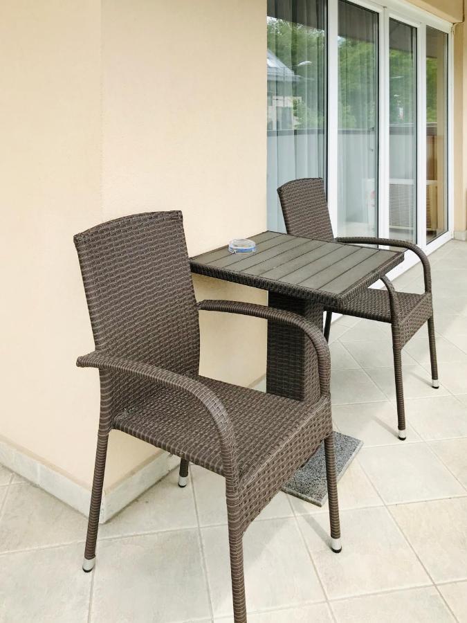 Cafe Relax Apartments Hévíz Exteriör bild